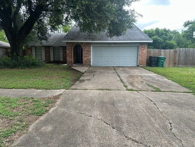 Building Photo - 14919 Four Winds Dr