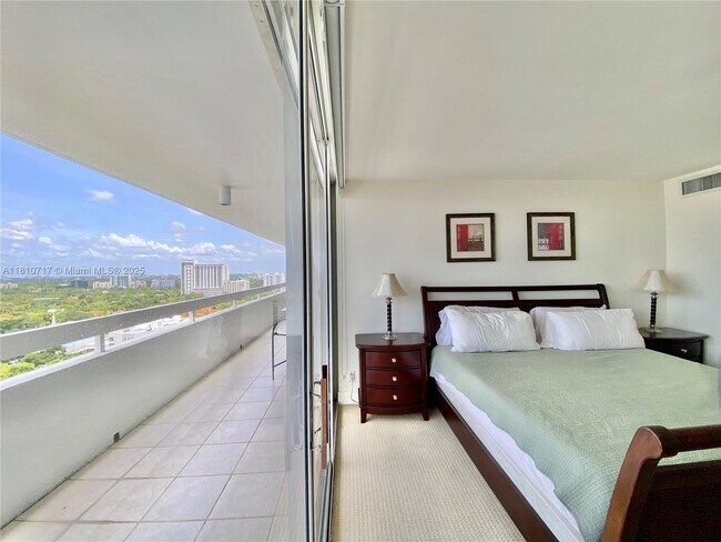 Building Photo - 1627 Brickell Ave