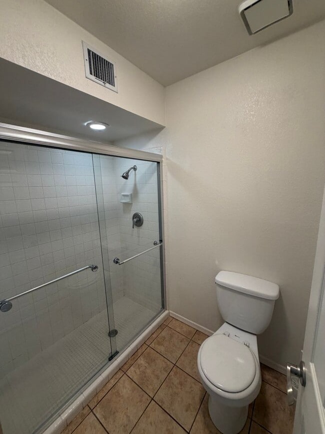 Building Photo - 1118 E Katherine Dr