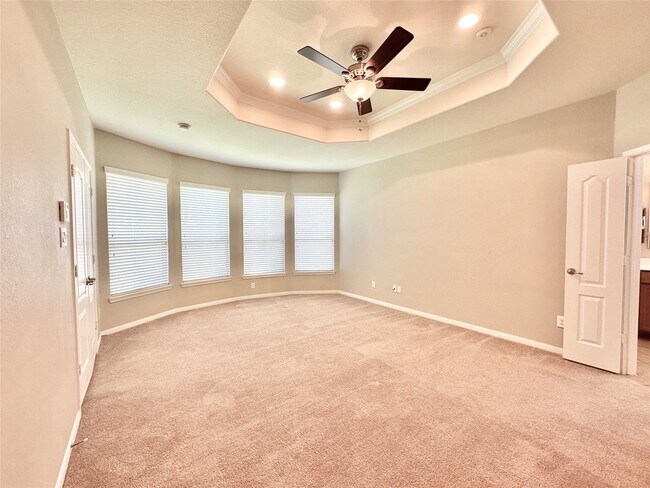 Building Photo - 25323 Lisburn Dr