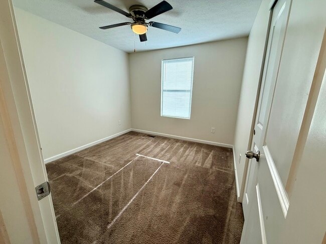 Building Photo - Spacious 4BR 2B w/ Large Backyard • Full Appliance Kitchen • 2-Car Garage in Pataskala