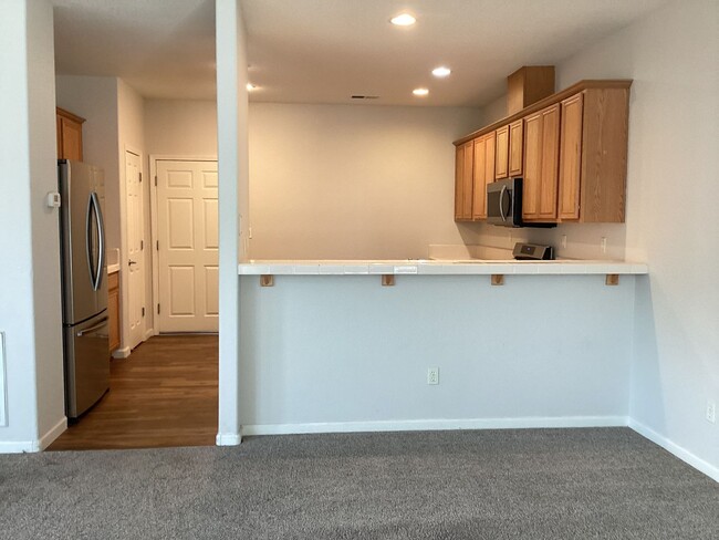 Building Photo - MOVE IN SPECIAL 1/2 OFF THE 1ST MONTHS REN...