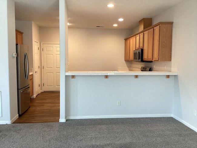 Building Photo - PRICE JUST REDUCED, ONLY $2,400 PER MONTH WITH A MOVE IN SPECIAL OF 1/2 OFF THE 1ST MONTH RENT FO...