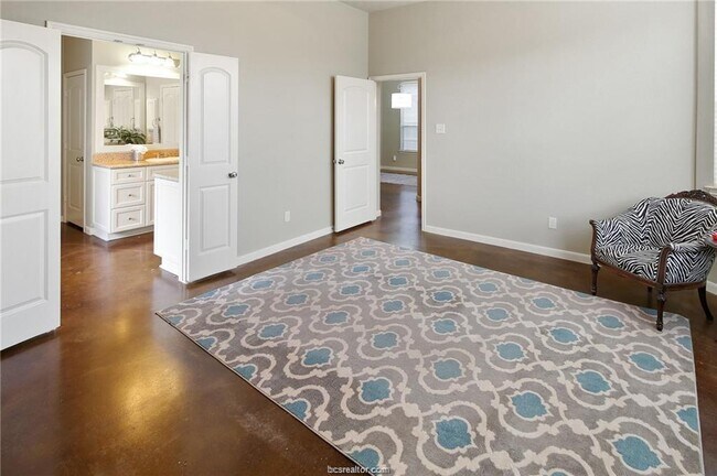 Building Photo - 4289 Hollow Stone Dr