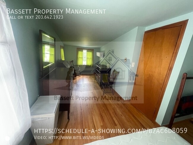 Building Photo - 130 Huntington St