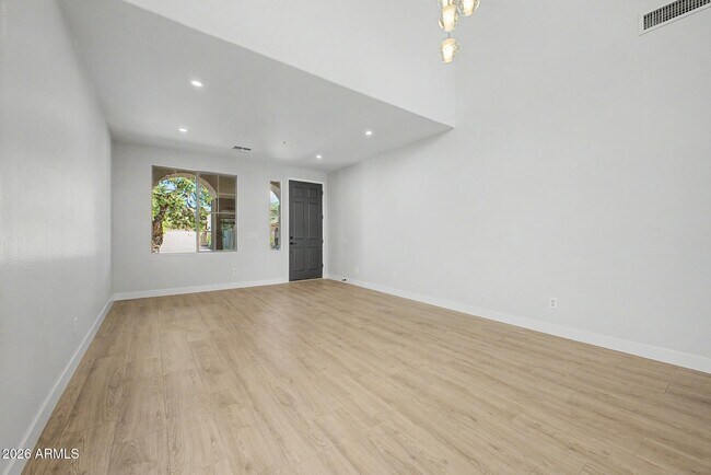 Building Photo - 7062 W Andrew Ln
