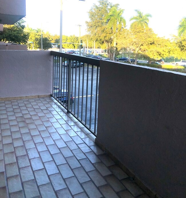 Building Photo - 5700 SW 127th Ave