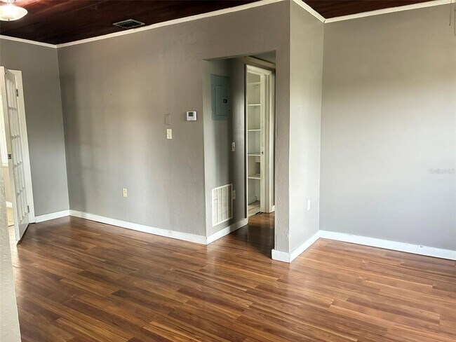 Building Photo - 1555 Michigan Ave