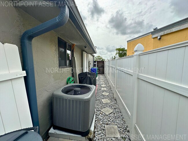 Building Photo - Charming 2BR 2BA Home w/  Full Appliance Suite • Fenced Yard • Driveway Parking in Miramar