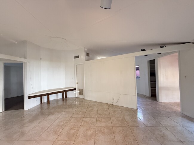 Building Photo - 6410 San Jose Blvd W