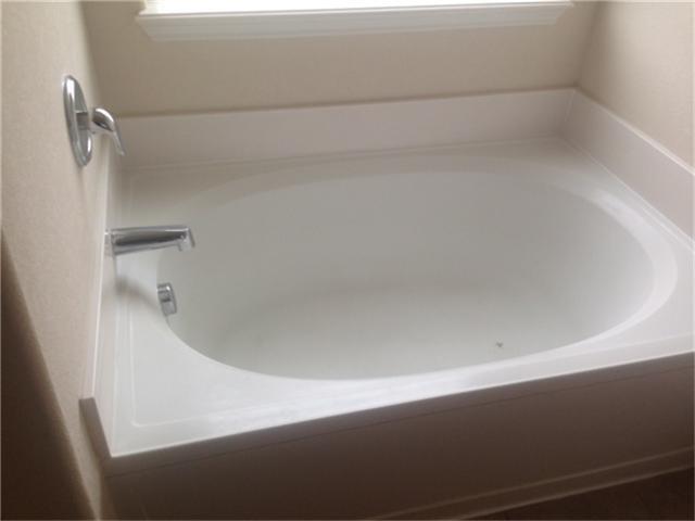 Building Photo - 18303 Barkers Green Way