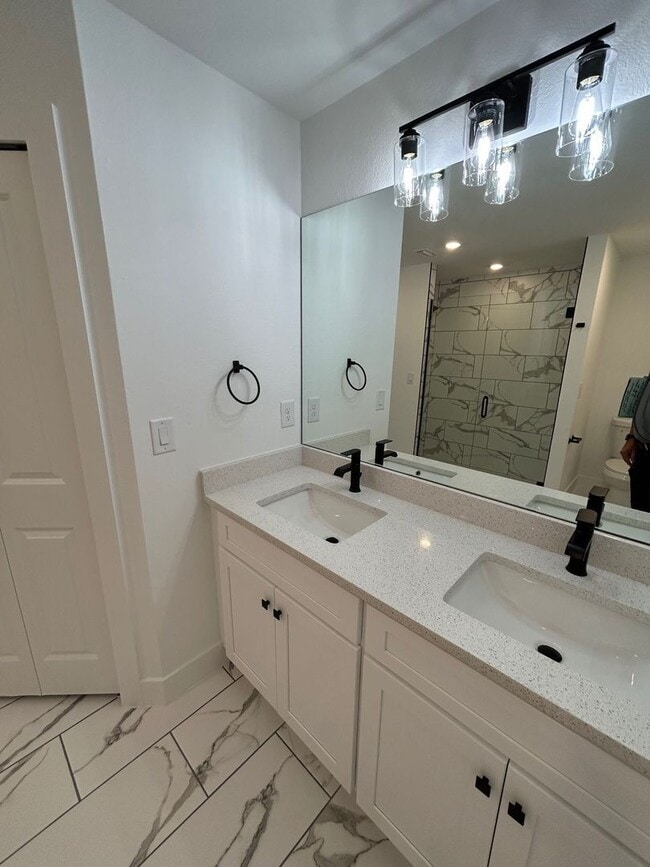 Building Photo - 19 NW 19th Terrace