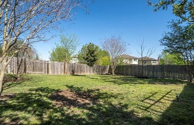 Building Photo - 4515 Cottonwood St