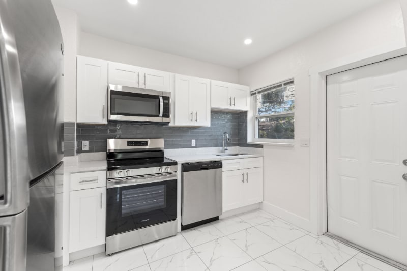 Building Photo - 211 37th St S