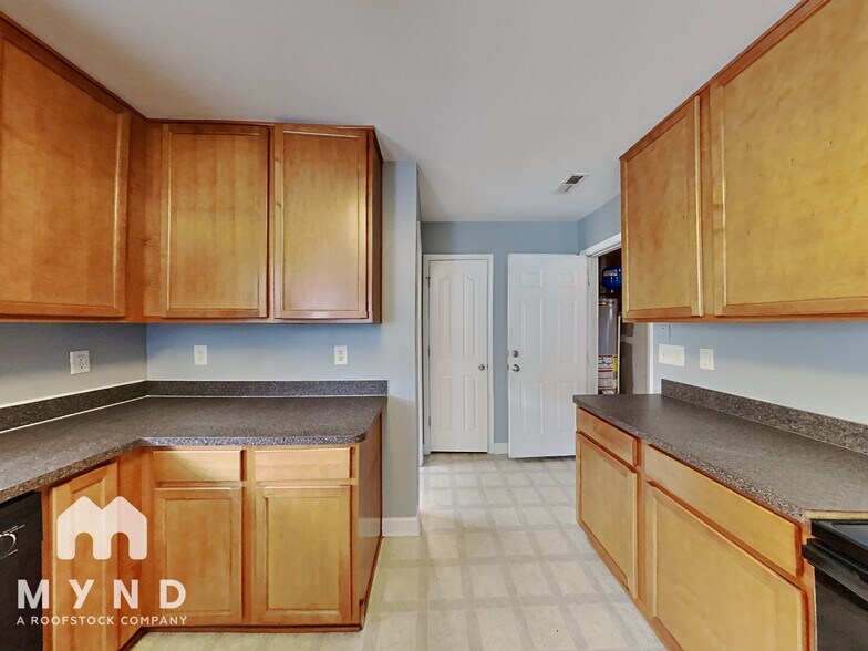 Building Photo - 14008 Mallard Lake Rd