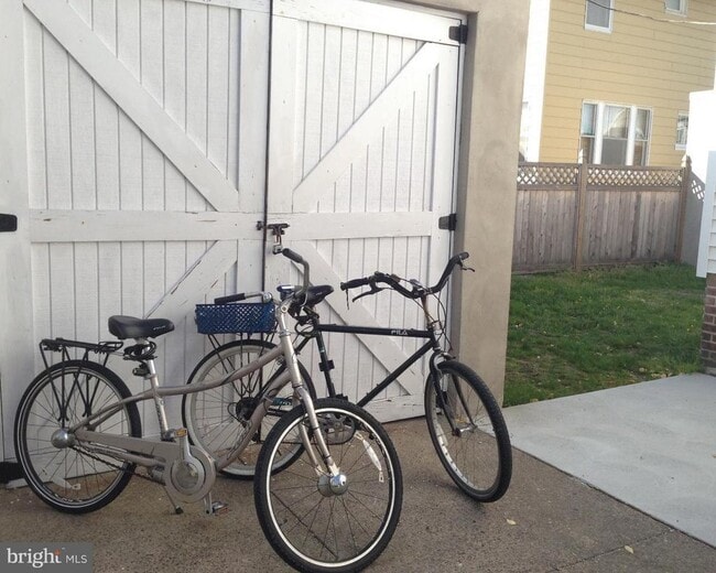 Building Photo - 7103 Ventnor Ave