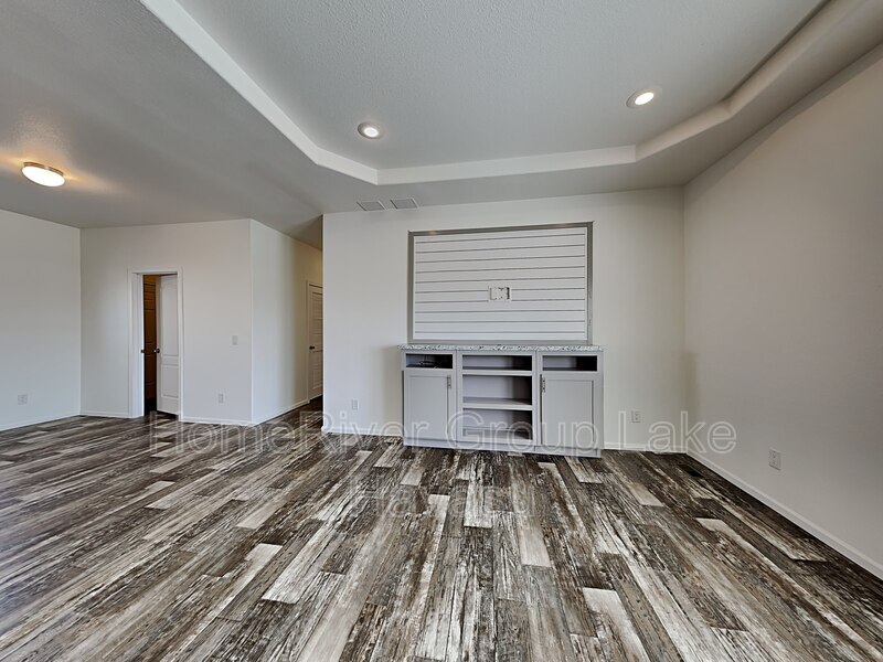 Building Photo - 3012 Diane Dr