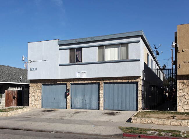 Primary Photo - 2444 Pasadena Ave