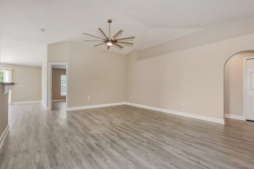 Building Photo - 807 Rocky Mountain Ct