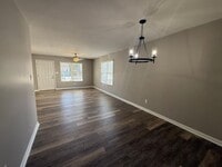 Building Photo - You'll Love the Modern Upgrades in this Fully Remodeled Condo!