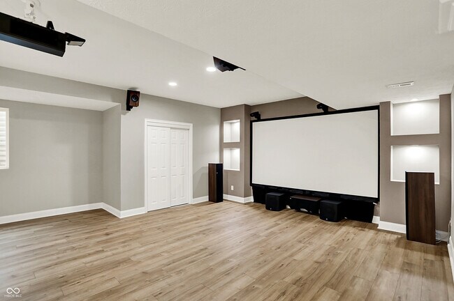 Building Photo - 13720 Akers Dr