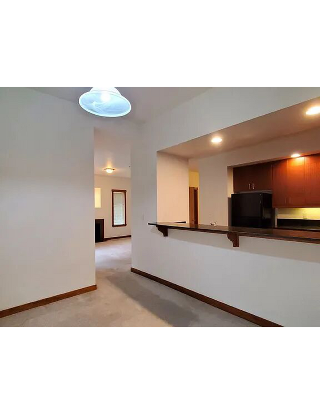 Building Photo - First Floor 2 Bedroom 2 Bath Condo - Quinn Ct