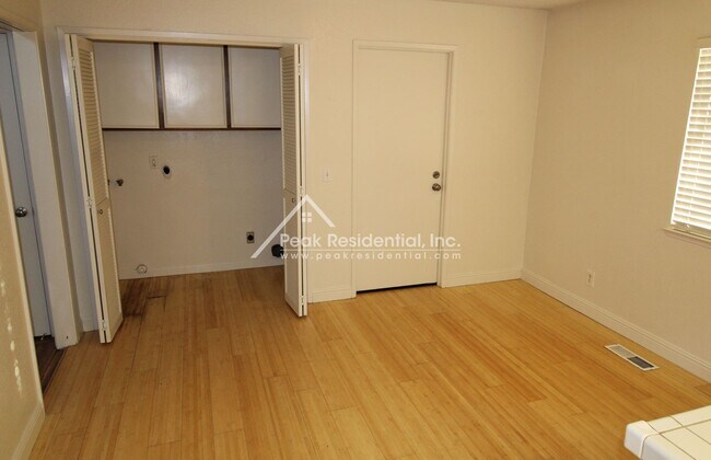 Building Photo - 9344 Winding Oak Dr