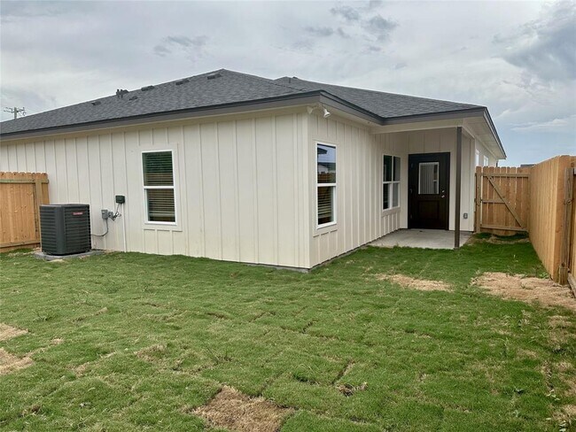 Building Photo - 506 War Admiral Dr