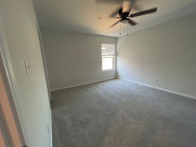 Building Photo - Room in Single Family Home on Spinnaker Loop