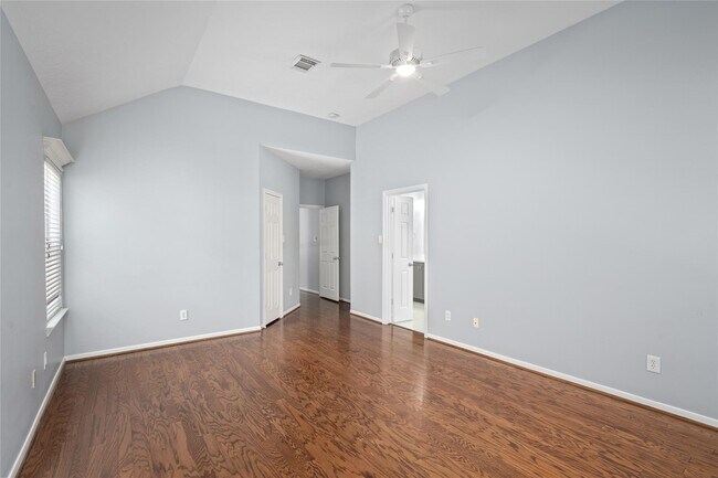 Building Photo - 612 Detering St