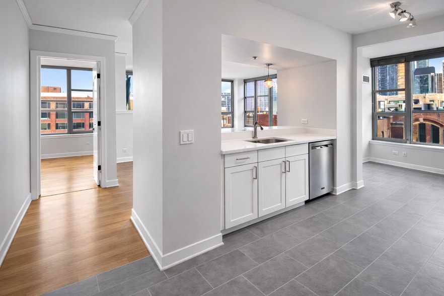 Building Photo - 200 N Jefferson St