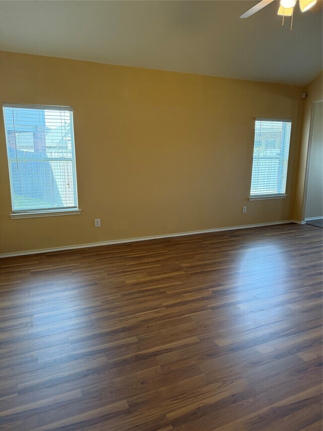 Building Photo - 8835 Old Maple Ln