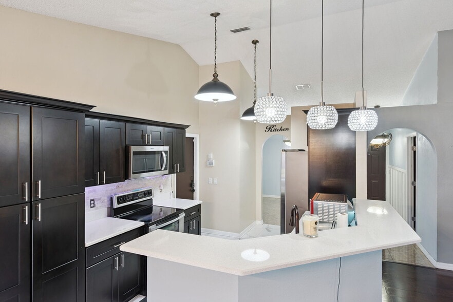 Building Photo - 907 Salerno Ct