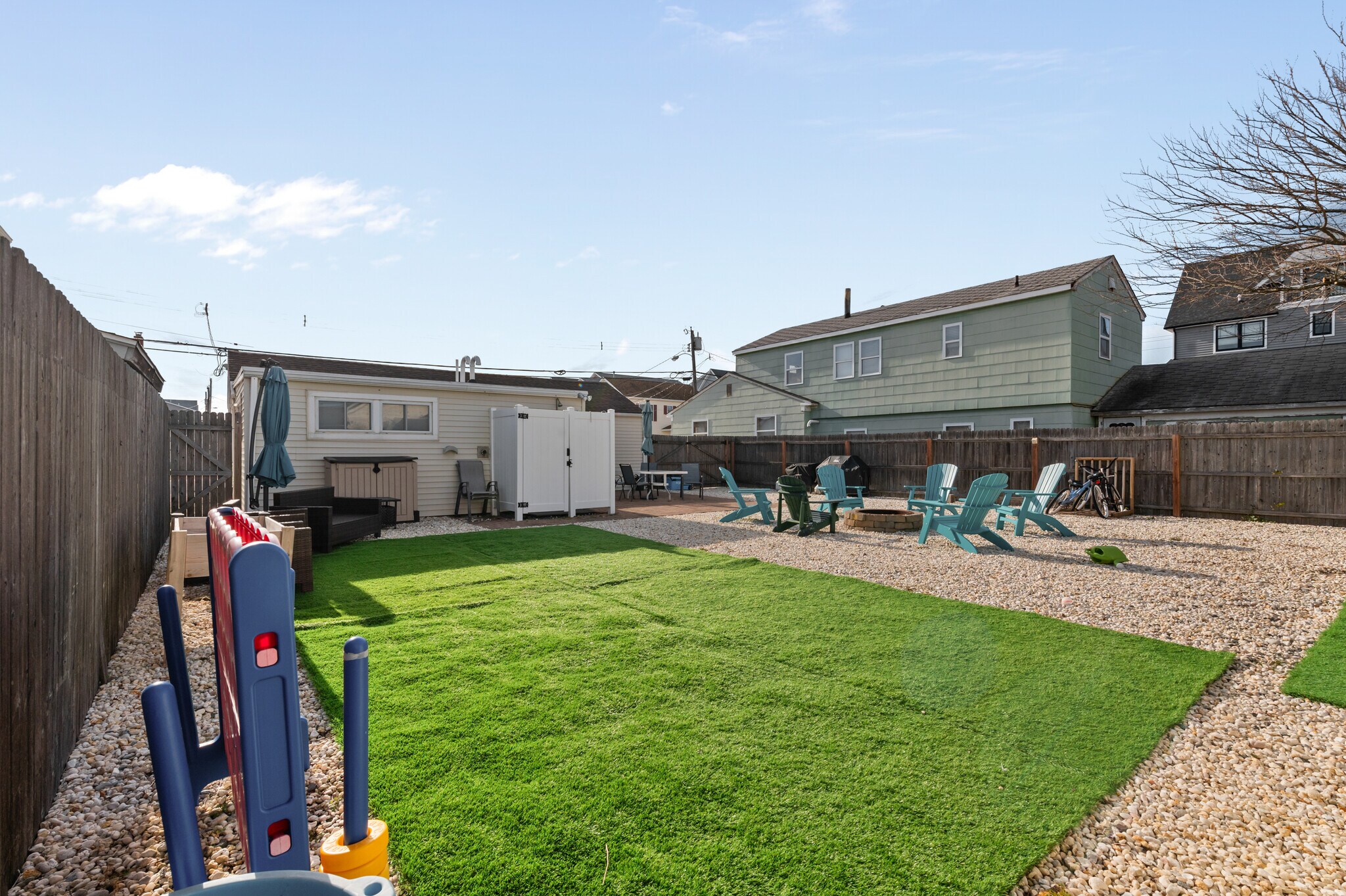 Building Photo - 104 7th Ave