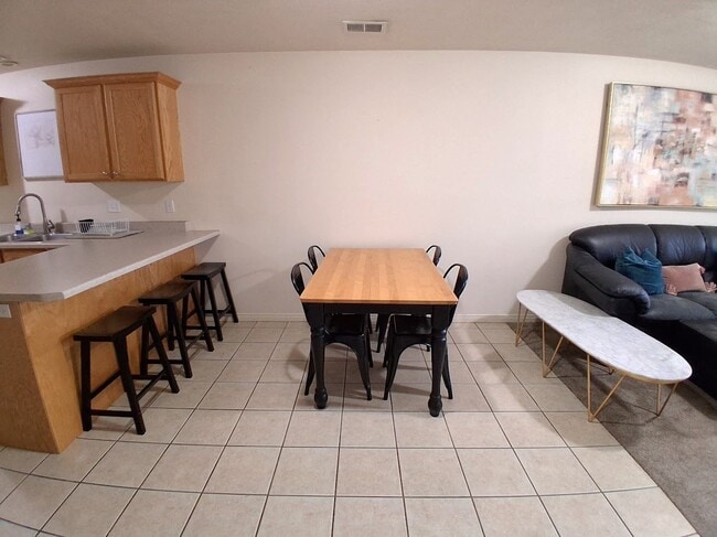 Building Photo - 1969 N Canyon Rd