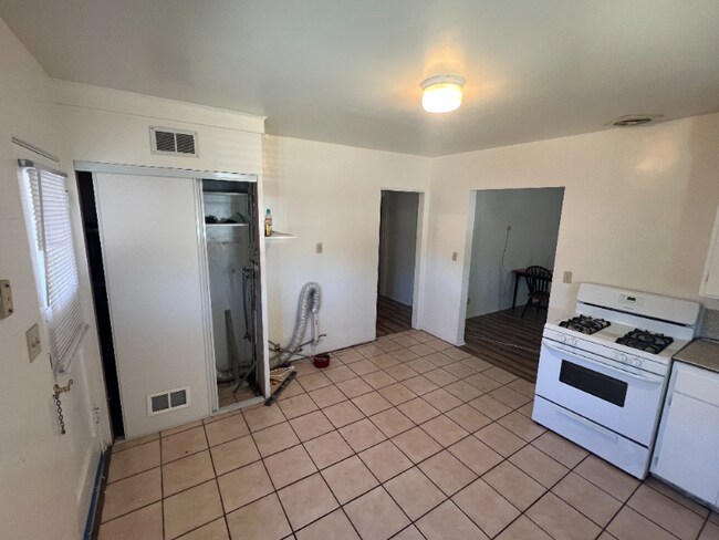 Building Photo - 44820 Spearman Ave