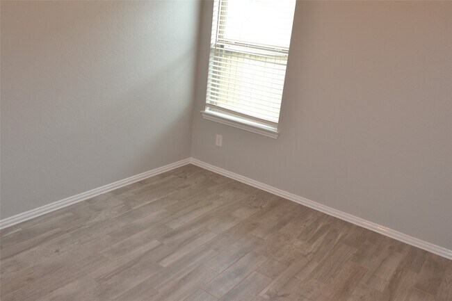 Building Photo - 8435 Chesney Trl