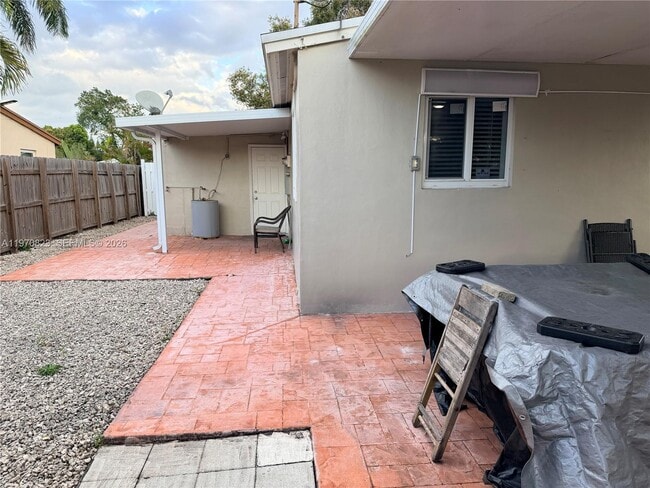 Building Photo - 1320 N 69th Way