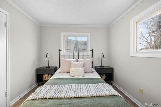 Building Photo - 29061 Balmoral St