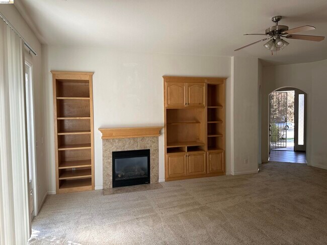 Building Photo - 5616 Plumbridge Way