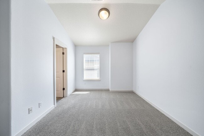 Building Photo - 648 NE Newstead Ln