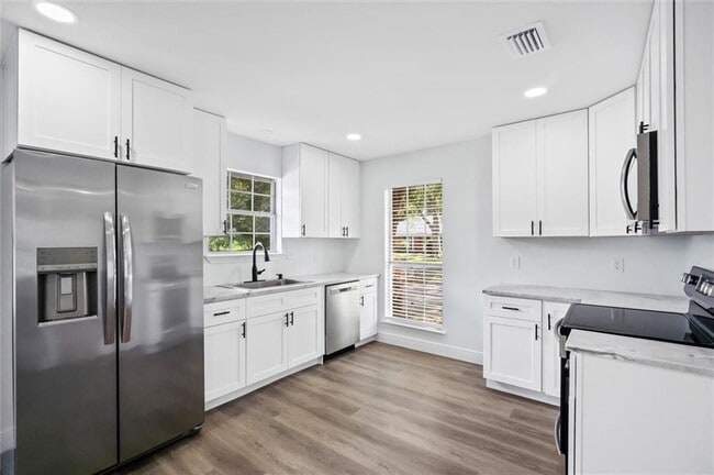 Building Photo - 7328 Janita Dr