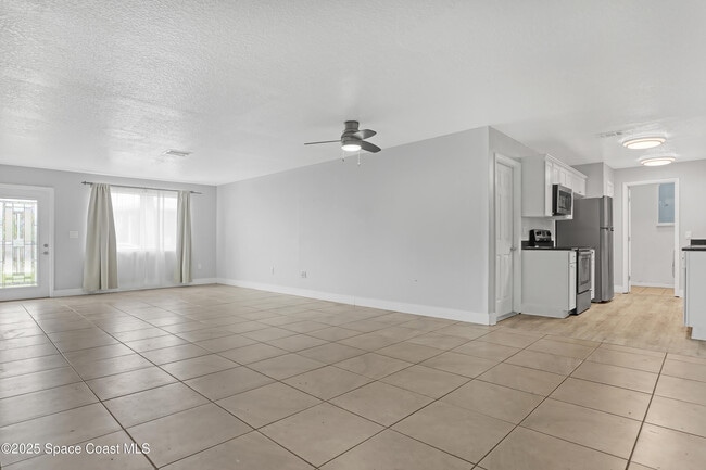 Building Photo - 151 Coconut Dr