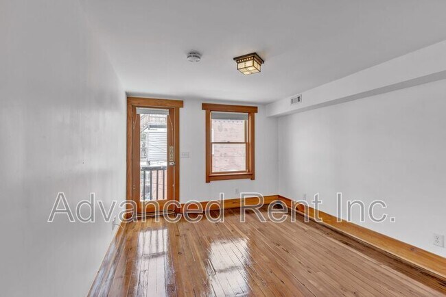 Building Photo - 2802 E Fairmount Ave