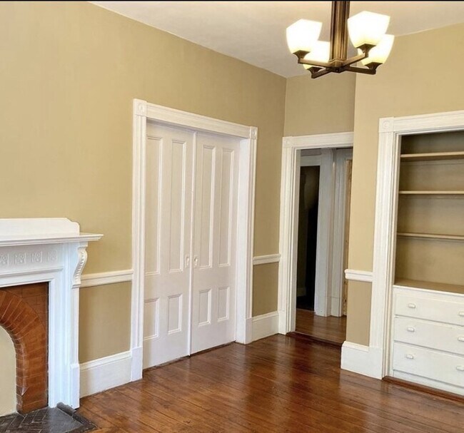 Building Photo - 52 Harvest St