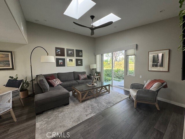 Building Photo - 406 Avenida Castilla