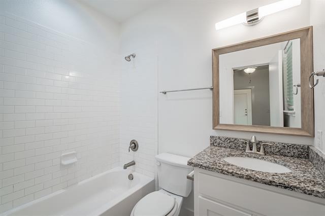 Building Photo - 6051 Ross Ave