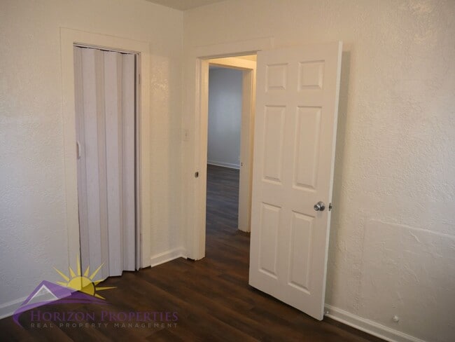Building Photo - Cozy 2 Bed 1 Bath 728qft single family home in Oak Park