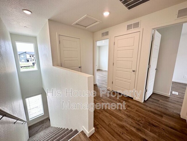 Building Photo - 3913 Canoe St