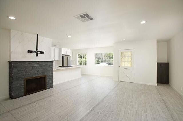 Building Photo - 8939 Rhea Ave